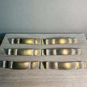 6 Vintage Thomasville Furniture Bee Hive Cabinet/Dresser Pulls